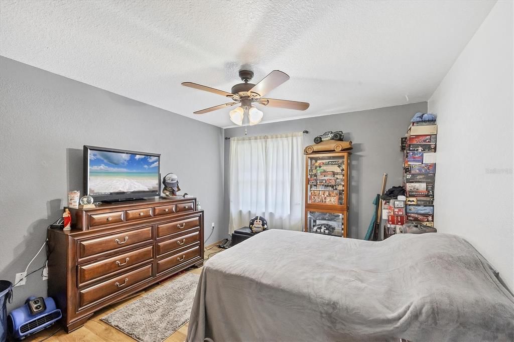 For Sale: $934,900 (4 beds, 3 baths, 5074 Square Feet)