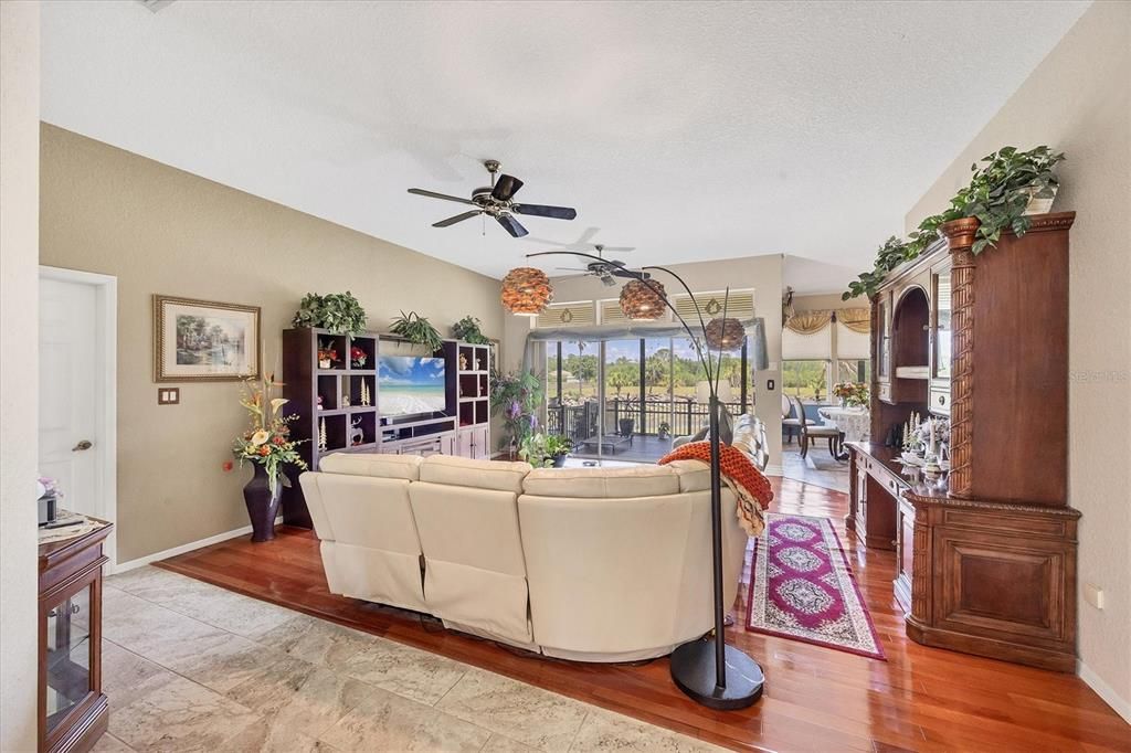 For Sale: $934,900 (4 beds, 3 baths, 5074 Square Feet)