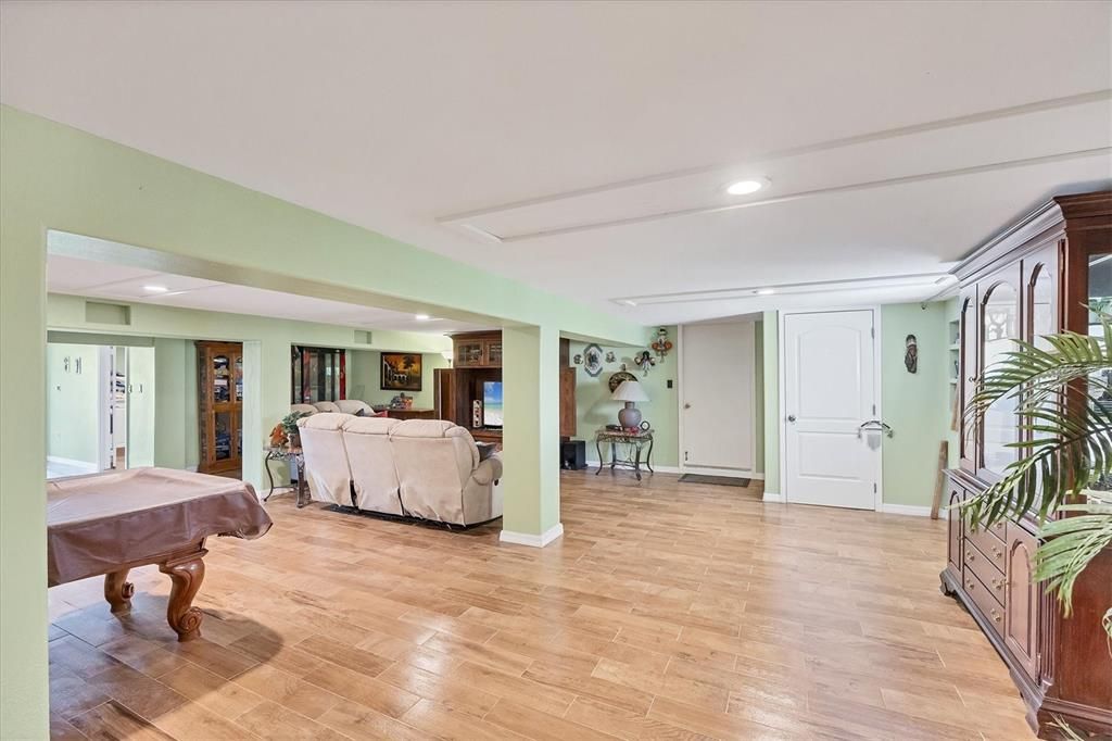 For Sale: $934,900 (4 beds, 3 baths, 5074 Square Feet)