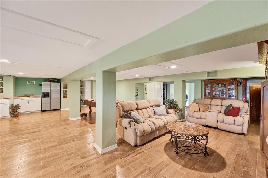 For Sale: $934,900 (4 beds, 3 baths, 5074 Square Feet)