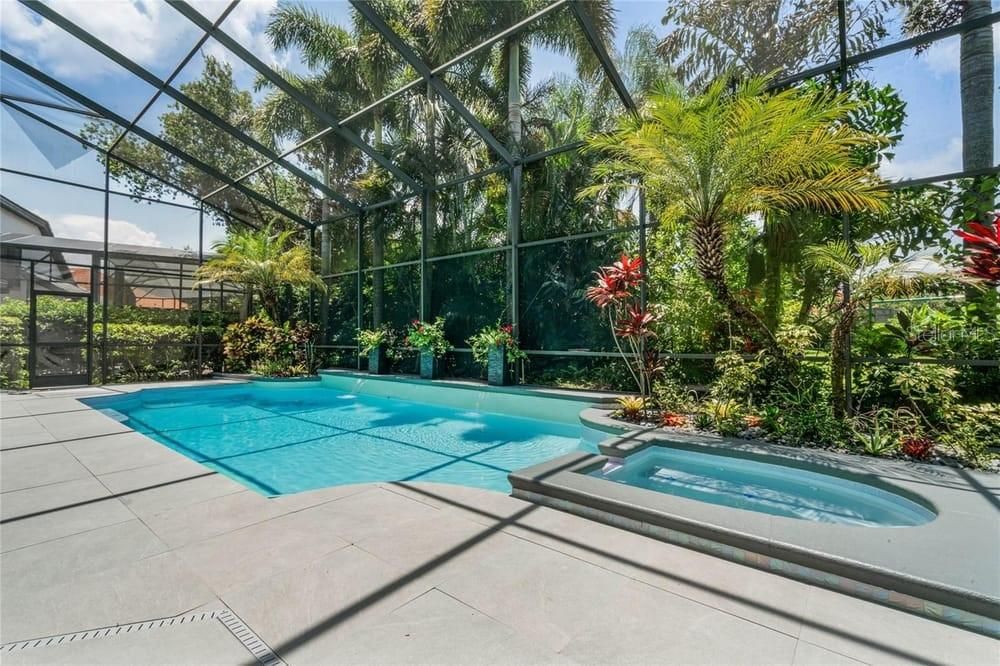 出租: $7,000 (6 贝兹, 5 浴室, 3485 平方英尺)