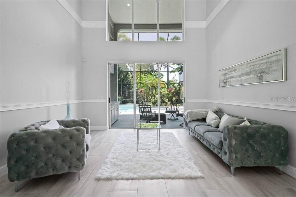 出租: $7,000 (6 贝兹, 5 浴室, 3485 平方英尺)