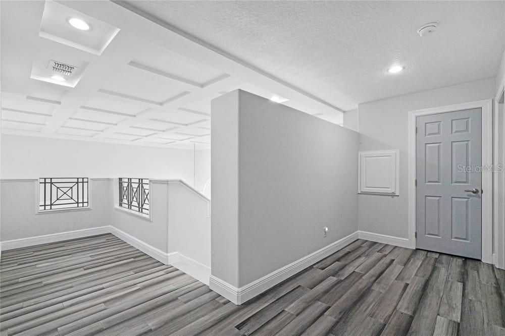 出租: $7,000 (6 贝兹, 5 浴室, 3485 平方英尺)