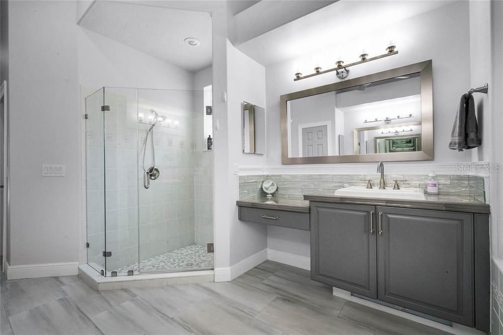 出租: $7,000 (6 贝兹, 5 浴室, 3485 平方英尺)