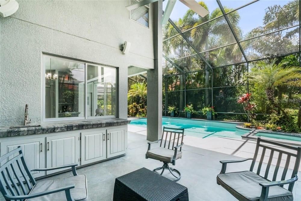 出租: $7,000 (6 贝兹, 5 浴室, 3485 平方英尺)