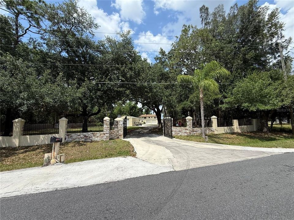 For Sale: $595,000 (4 beds, 4 baths, 1775 Square Feet)