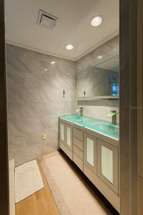 For Sale: $595,000 (4 beds, 4 baths, 1775 Square Feet)