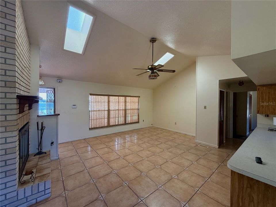 For Sale: $595,000 (4 beds, 4 baths, 1775 Square Feet)