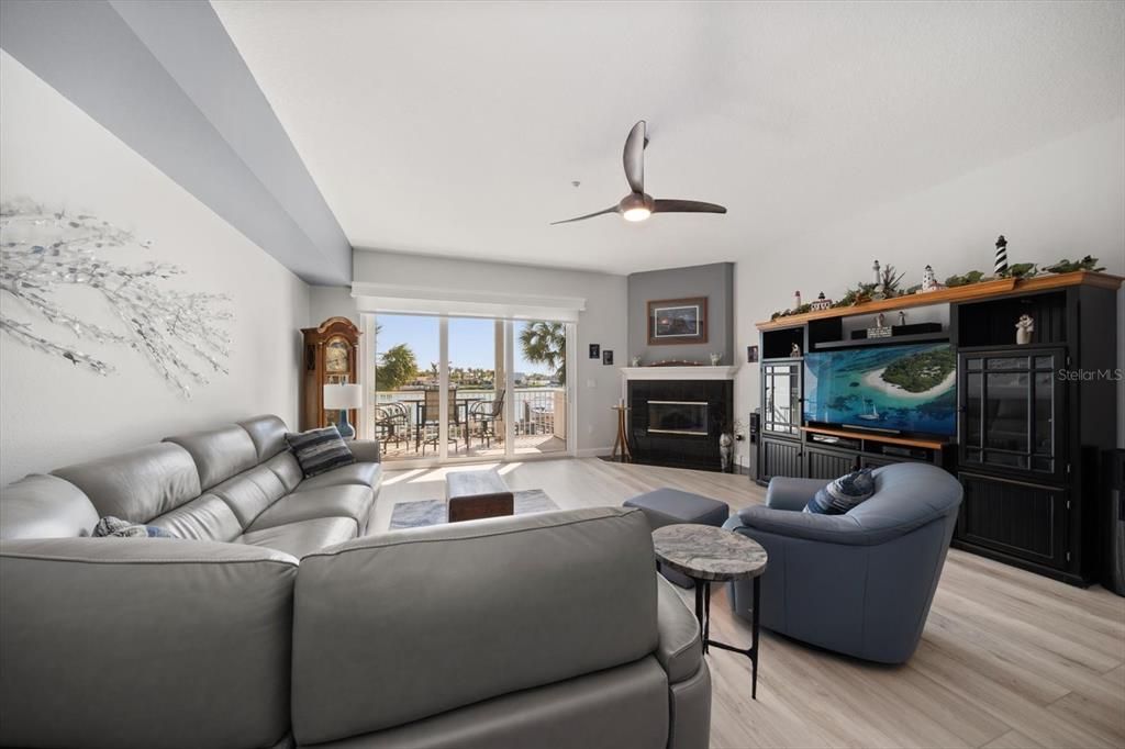 На продажу: $1,125,000 (3 спален, 3 ванн, 2126 Квадратных фут)