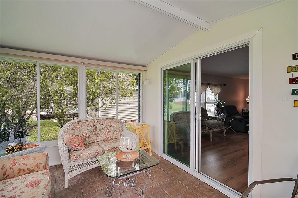 Active With Contract: $159,900 (2 beds, 2 baths, 1144 Square Feet)