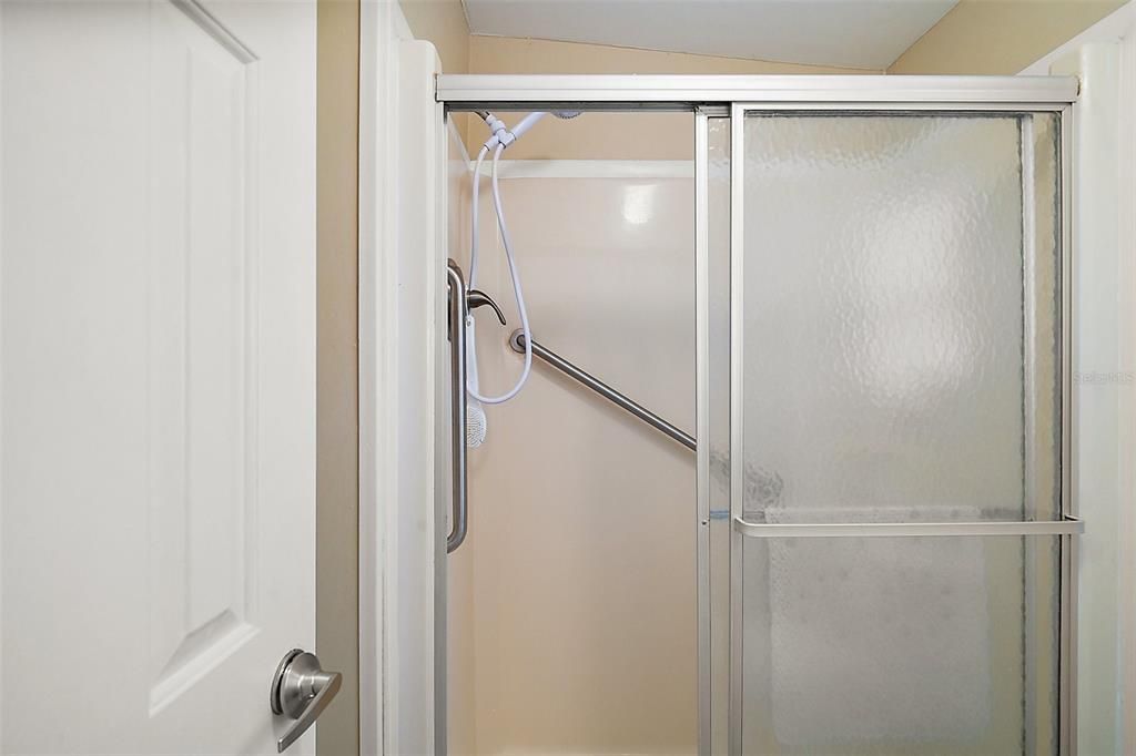 Active With Contract: $159,900 (2 beds, 2 baths, 1144 Square Feet)