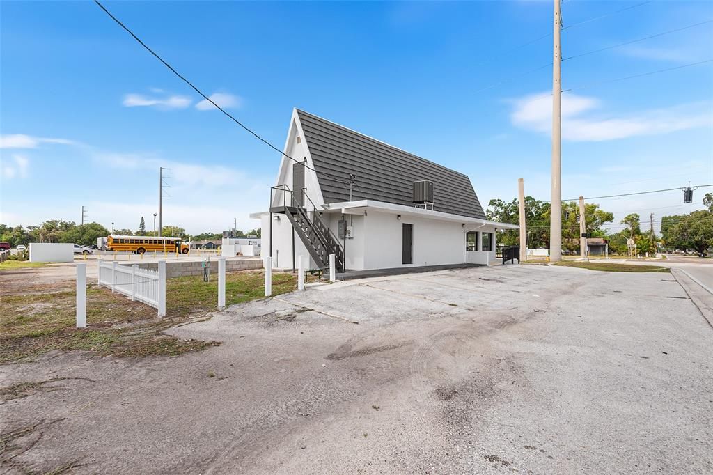 待售: $450,000 (0 贝兹, 0 浴室, 1177 平方英尺)