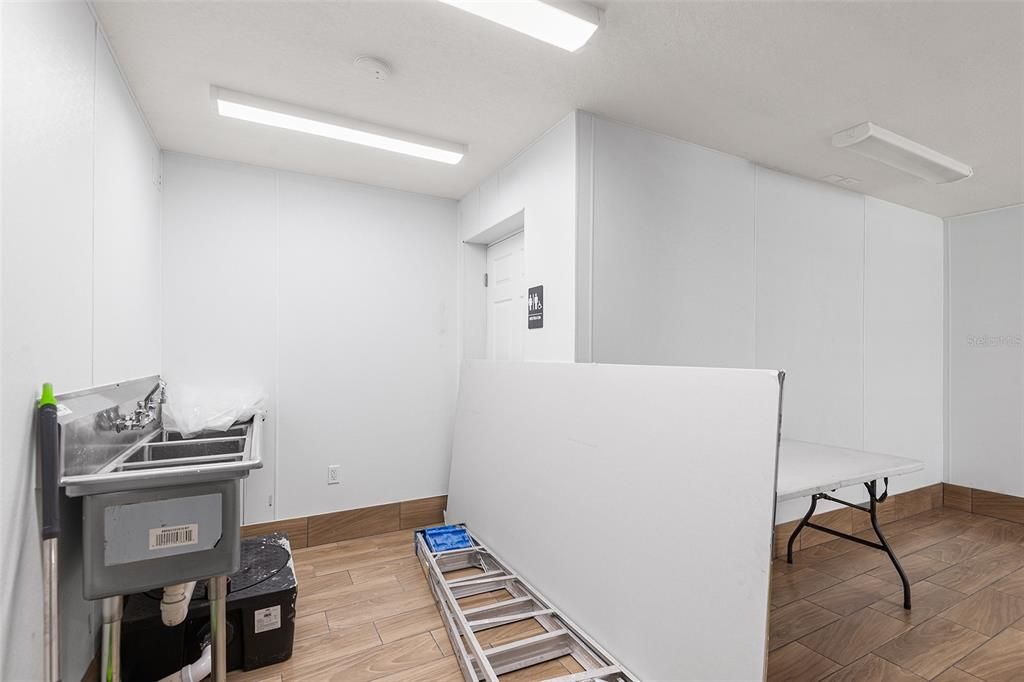 待售: $450,000 (0 贝兹, 0 浴室, 1177 平方英尺)