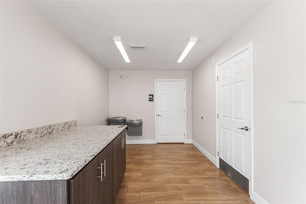 待售: $450,000 (0 贝兹, 0 浴室, 1177 平方英尺)