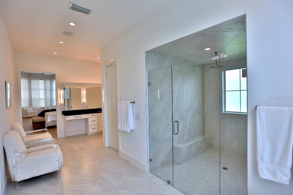 For Sale: $3,425,000 (4 beds, 5 baths, 5037 Square Feet)