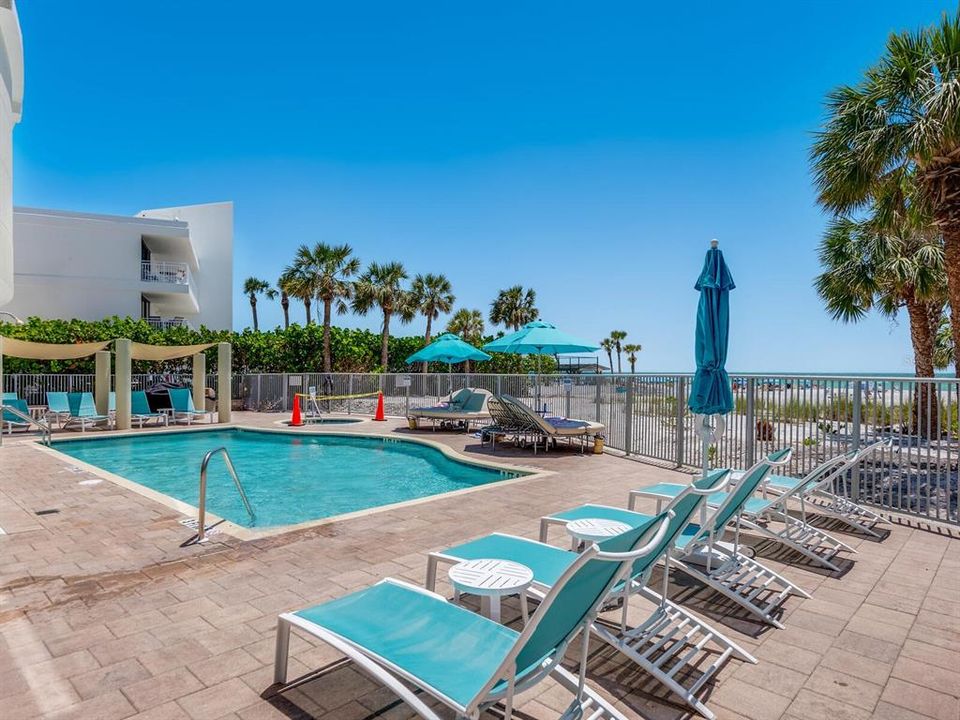 For Sale: $2,190,000 (3 beds, 2 baths, 1763 Square Feet)