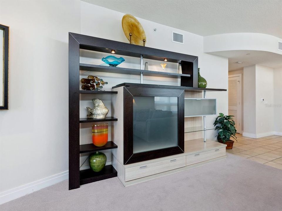 For Sale: $2,190,000 (3 beds, 2 baths, 1763 Square Feet)