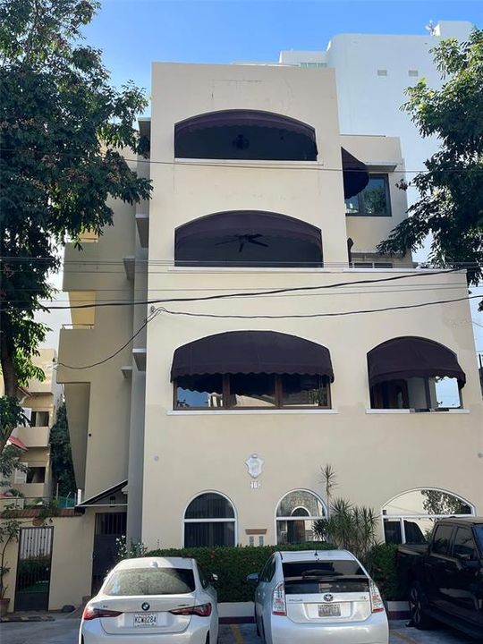 Recently Rented: $2,200 (2 beds, 1 baths, 1000 Square Feet)