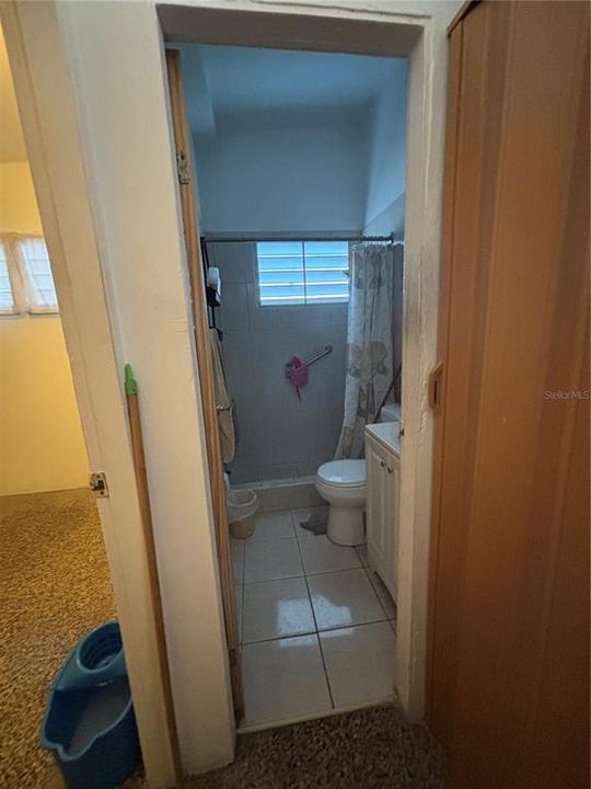 合同活跃: $175,000 (3 贝兹, 1 浴室, 3228 平方英尺)