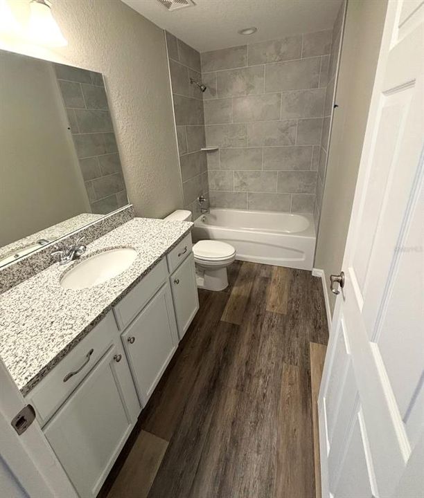 En Venta: $245,000 (3 camas, 2 baños, 1099 Pies cuadrados)