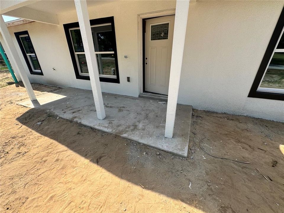 合同活跃: $237,000 (3 贝兹, 2 浴室, 1173 平方英尺)