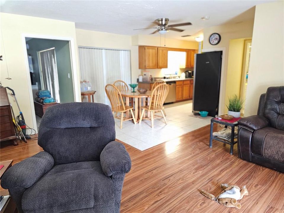 For Sale: $850,000 (4 beds, 4 baths, 1968 Square Feet)