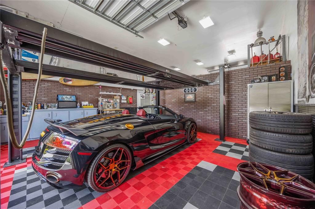 For Sale: $1,249,900 (3 beds, 2 baths, 2603 Square Feet)