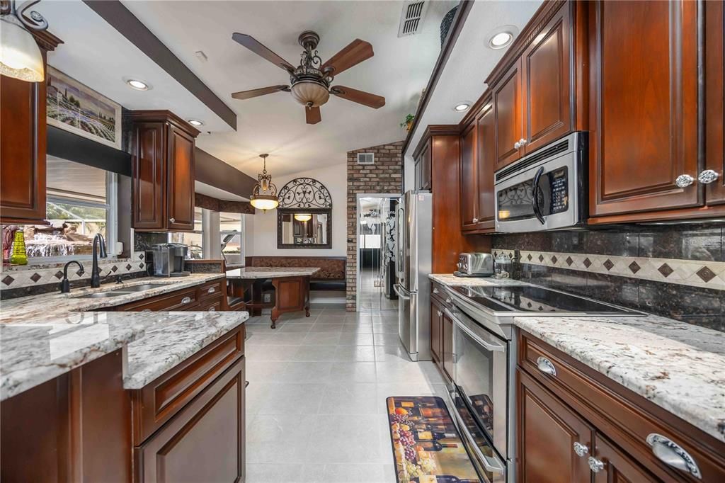 For Sale: $1,249,900 (3 beds, 2 baths, 2603 Square Feet)