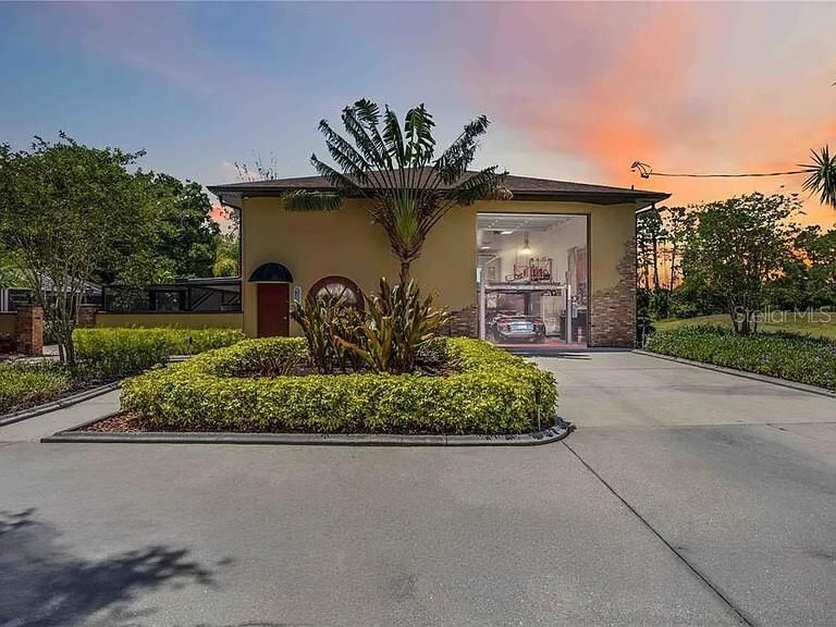 For Sale: $1,249,900 (3 beds, 2 baths, 2603 Square Feet)