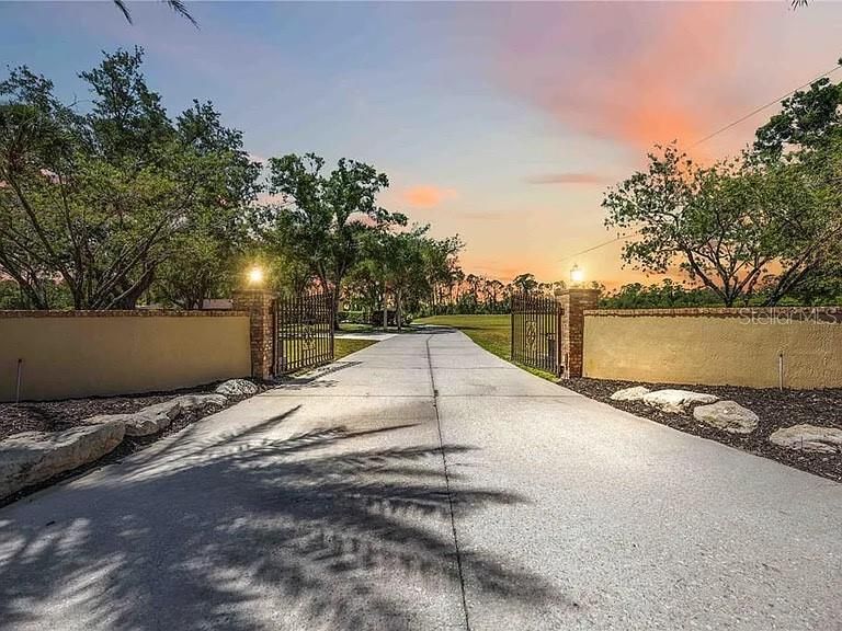 For Sale: $1,249,900 (3 beds, 2 baths, 2603 Square Feet)