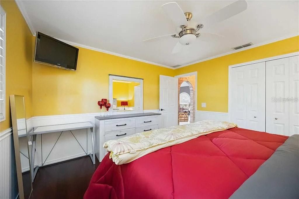 For Sale: $1,249,900 (3 beds, 2 baths, 2603 Square Feet)