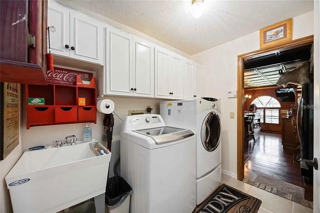 For Sale: $1,249,900 (3 beds, 2 baths, 2603 Square Feet)