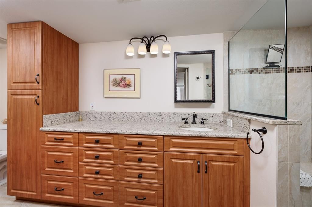 待售: $650,000 (2 贝兹, 2 浴室, 1450 平方英尺)