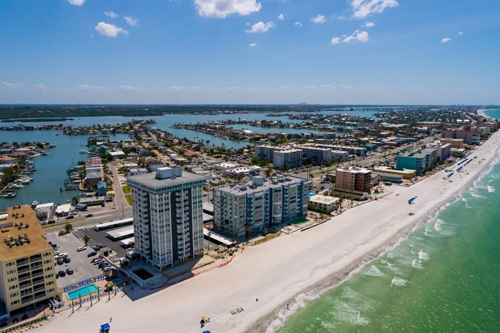 待售: $650,000 (2 贝兹, 2 浴室, 1450 平方英尺)