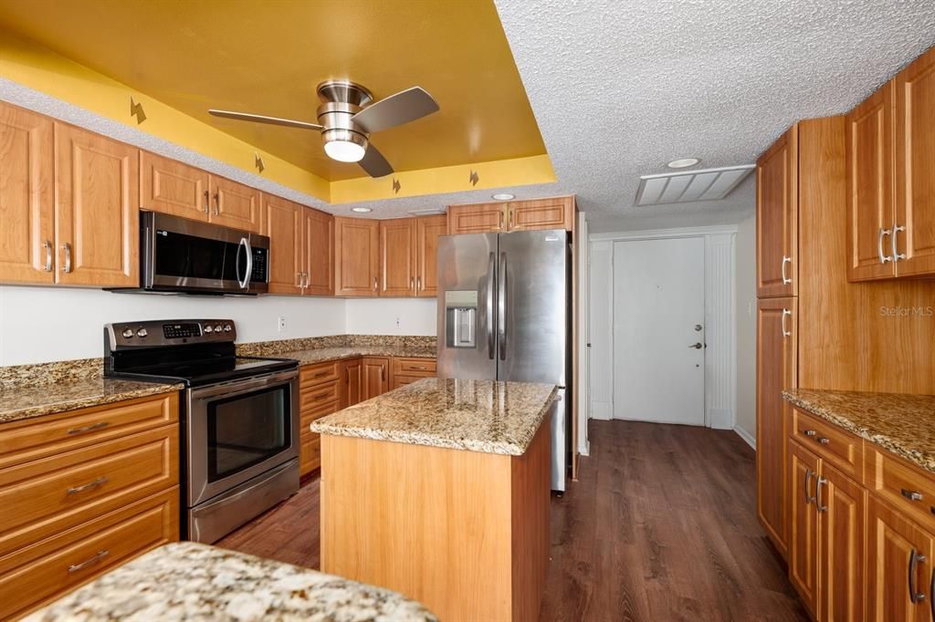 待售: $650,000 (2 贝兹, 2 浴室, 1450 平方英尺)