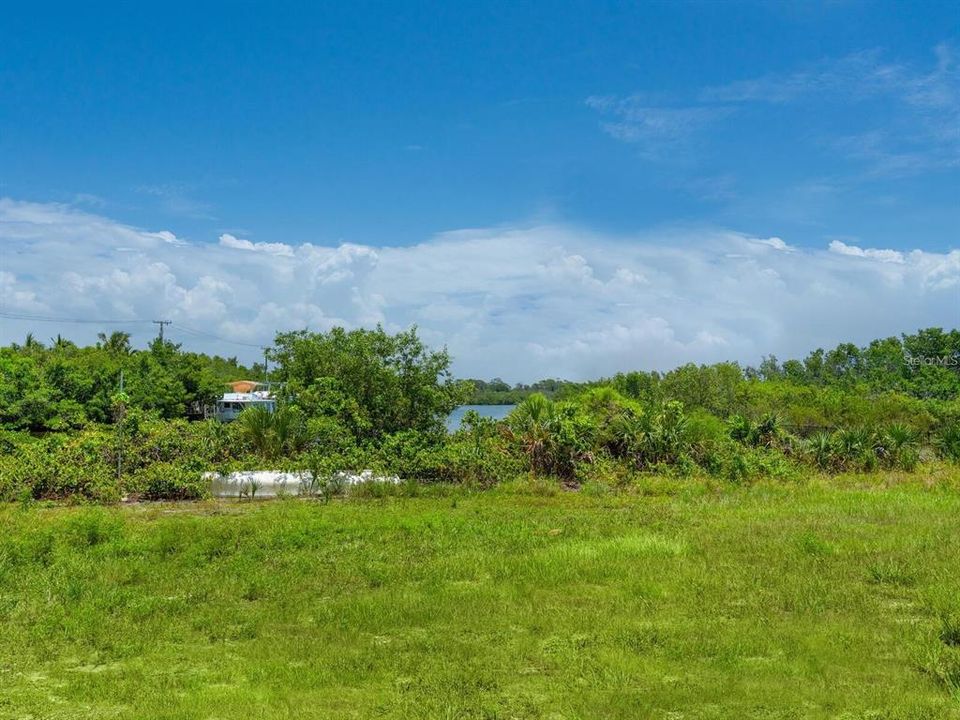 待售: $1,750,000 (0.98 acres)