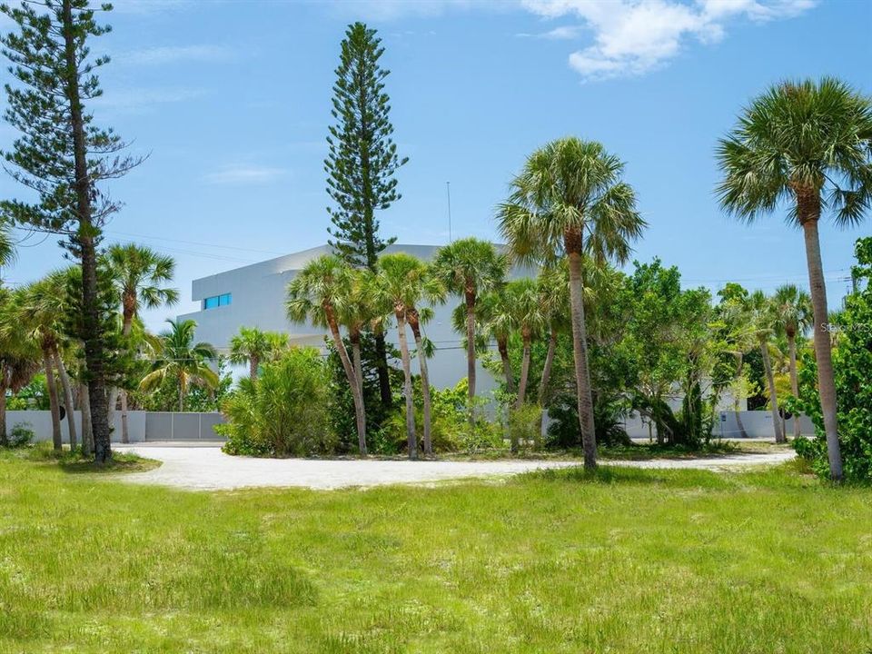 待售: $1,750,000 (0.98 acres)