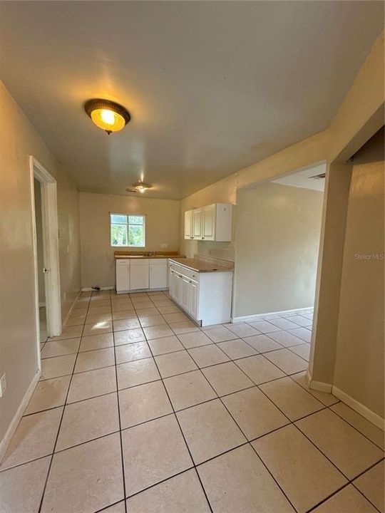 Active With Contract: $147,000 (2 beds, 1 baths, 832 Square Feet)