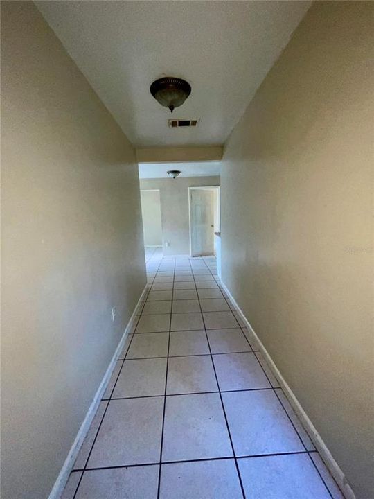Active With Contract: $147,000 (2 beds, 1 baths, 832 Square Feet)