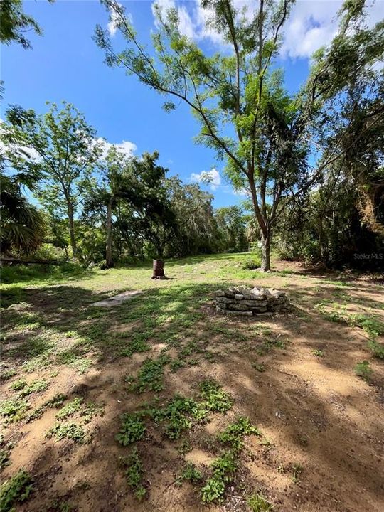 Active With Contract: $147,000 (2 beds, 1 baths, 832 Square Feet)