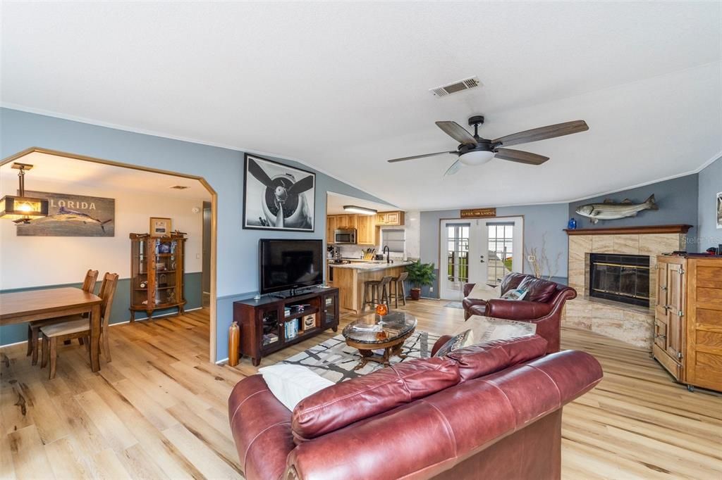 Active With Contract: $535,000 (4 beds, 3 baths, 1718 Square Feet)