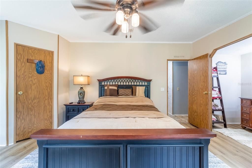 Active With Contract: $535,000 (4 beds, 3 baths, 1718 Square Feet)