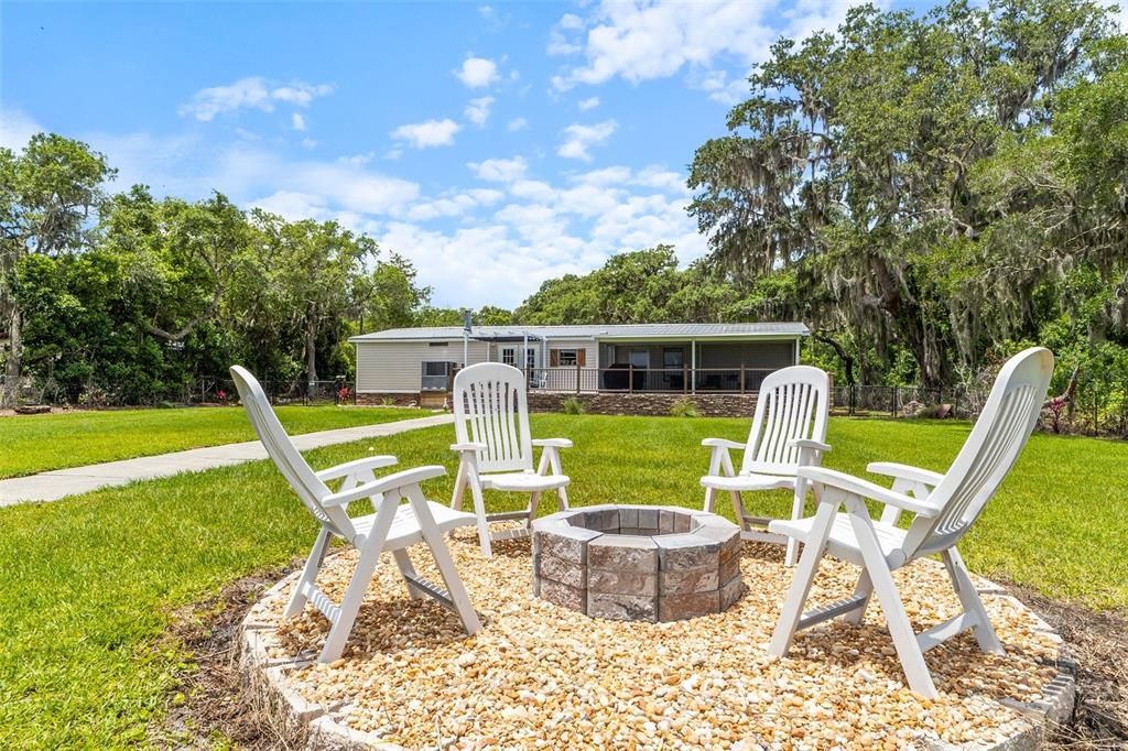 Active With Contract: $535,000 (4 beds, 3 baths, 1718 Square Feet)