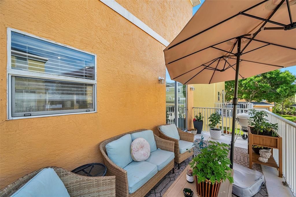 For Sale: $359,000 (3 beds, 3 baths, 1793 Square Feet)