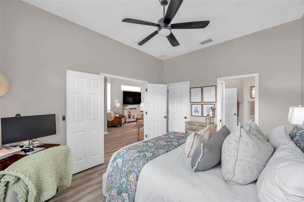 For Sale: $359,000 (3 beds, 3 baths, 1793 Square Feet)