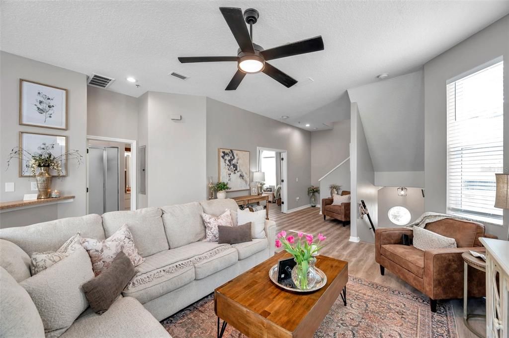 For Sale: $359,000 (3 beds, 3 baths, 1793 Square Feet)