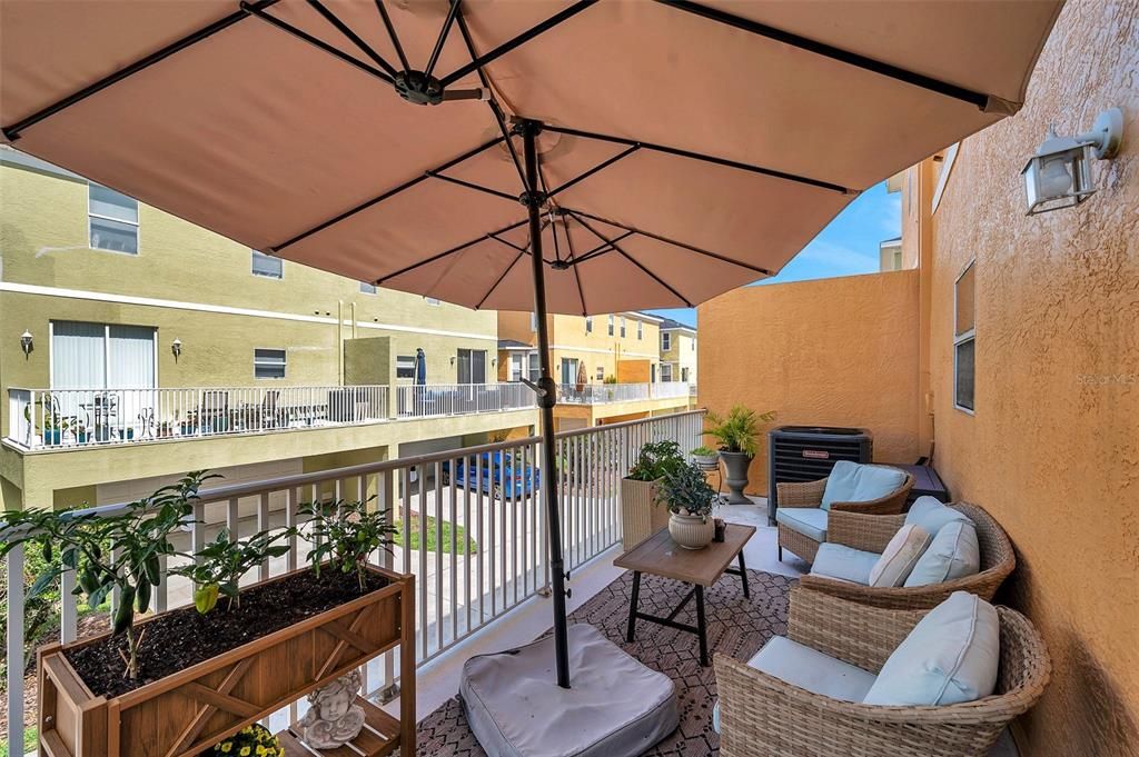 For Sale: $359,000 (3 beds, 3 baths, 1793 Square Feet)