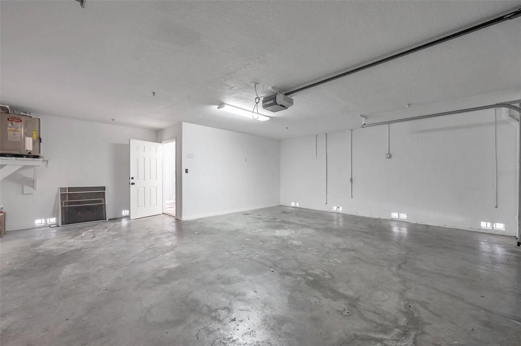 For Sale: $359,000 (3 beds, 3 baths, 1793 Square Feet)