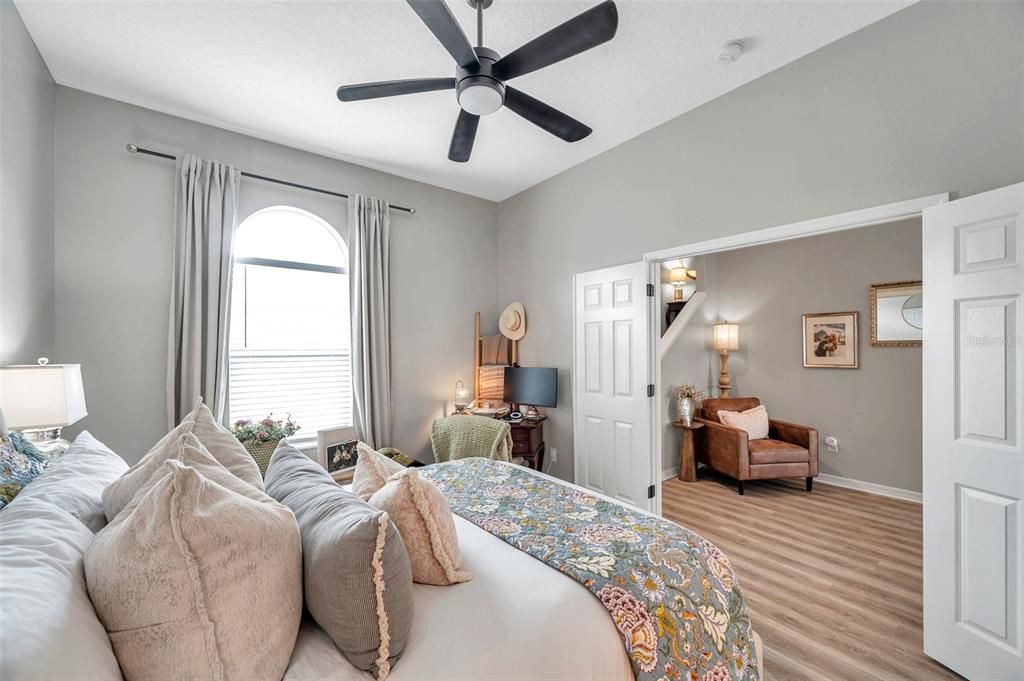 For Sale: $359,000 (3 beds, 3 baths, 1793 Square Feet)