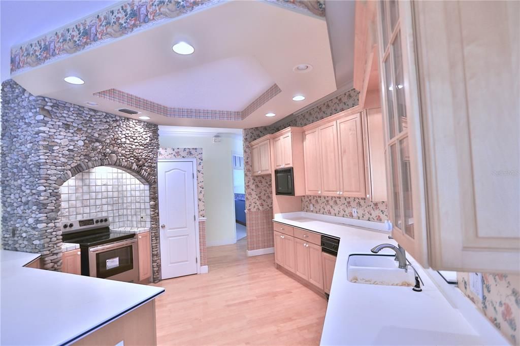 For Sale: $2,550,000 (3 beds, 3 baths, 3673 Square Feet)